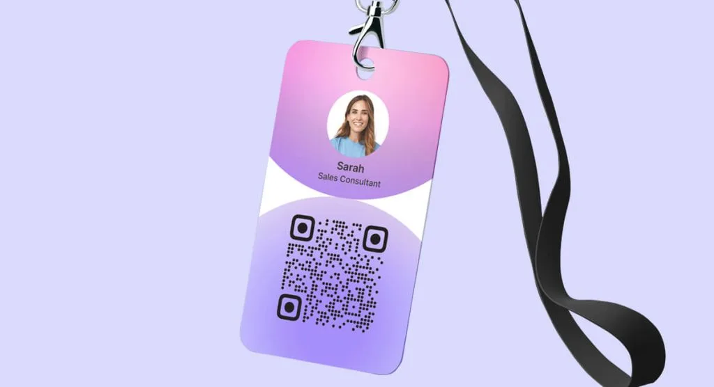 Tarjeta identificativa para networking con QR y una foto de perfil.